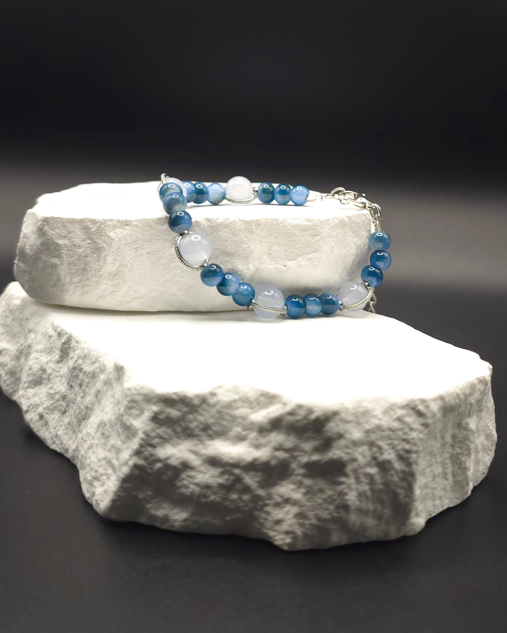 Blue and Grey Tie-Dye Beaded Bracelet