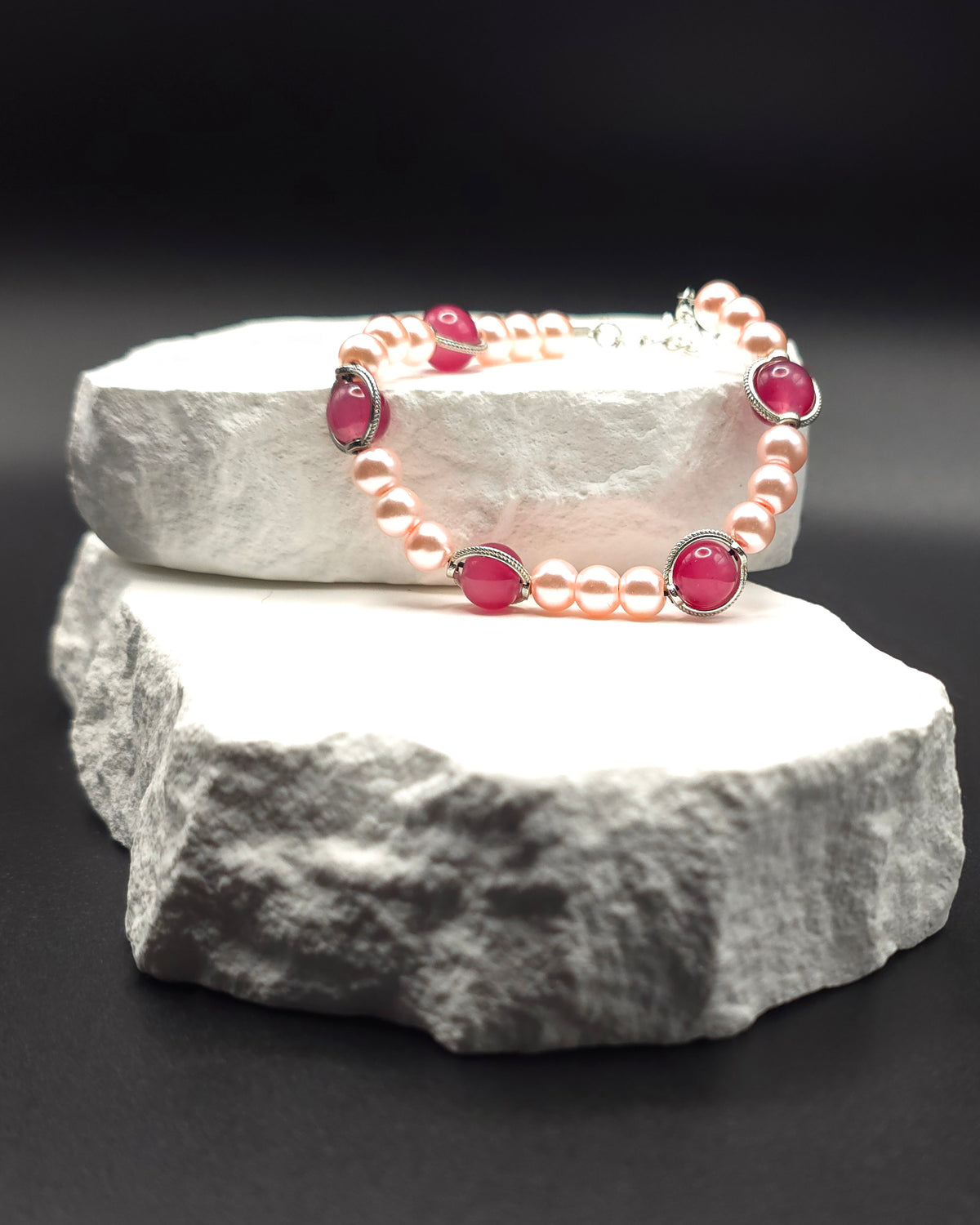 Magenta and Pink Glass Beaded Bracelet