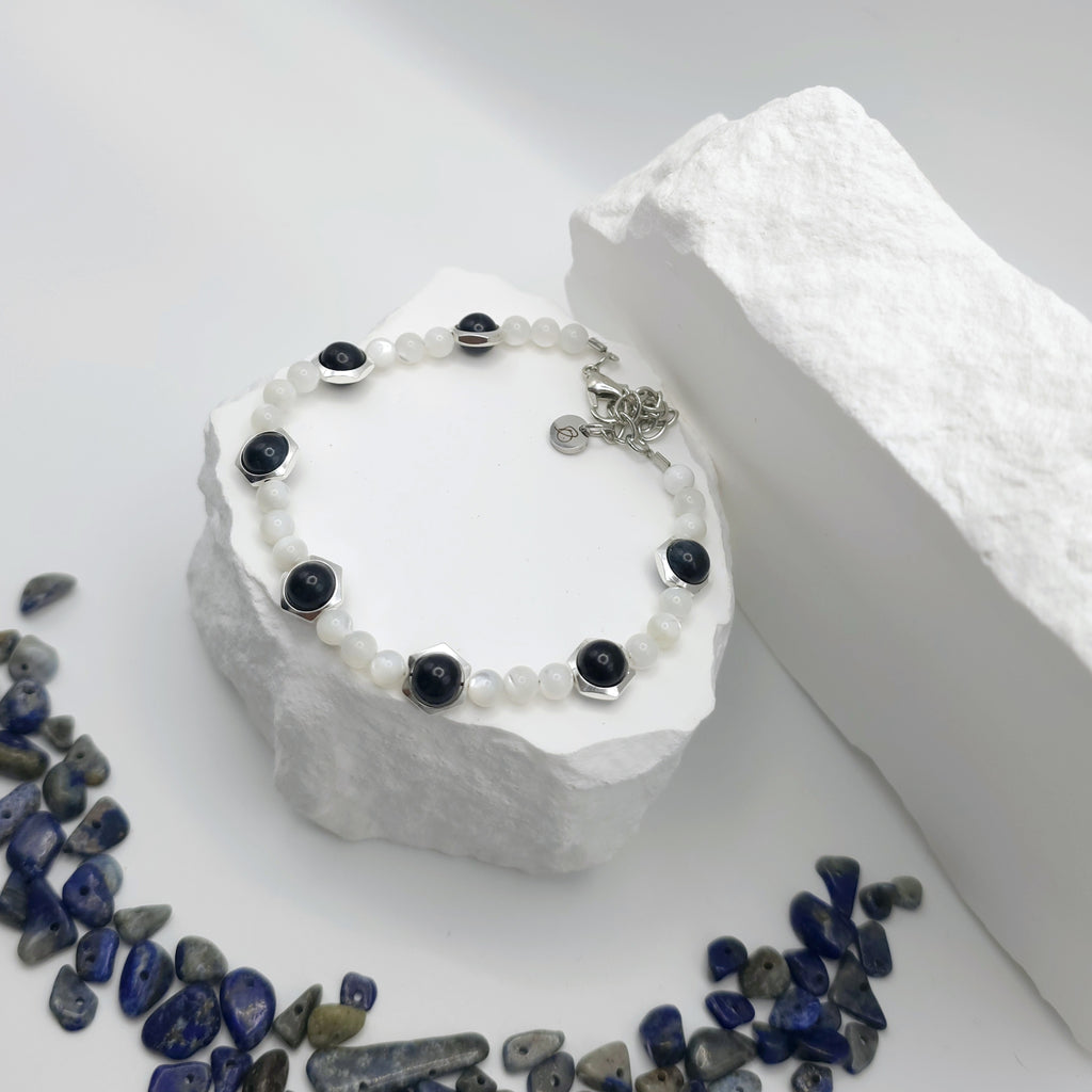 Blue-Black Tigers Eye & Conch Shell Beaded Bracelet [For Dispelling Fear]