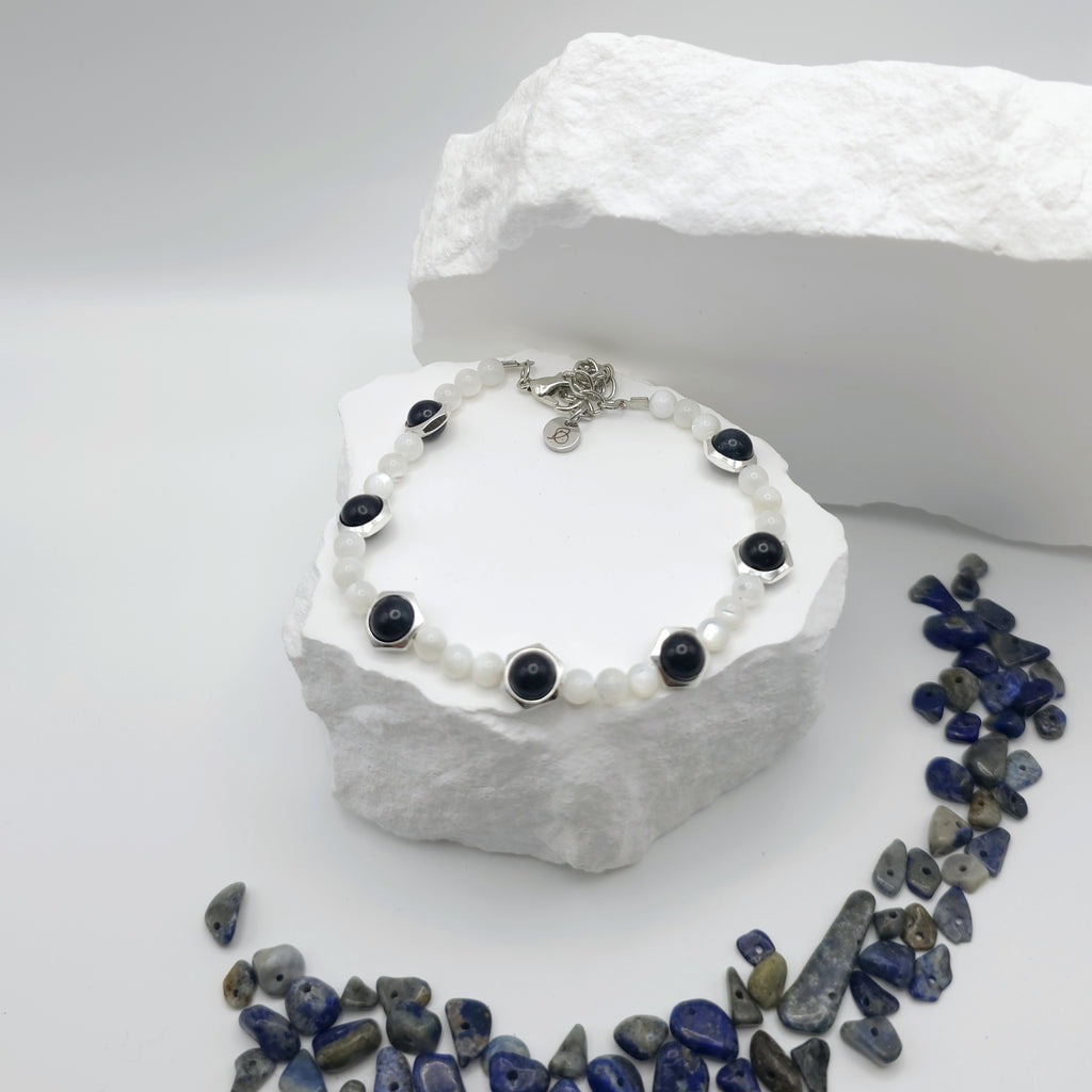 Blue-Black Tigers Eye & Conch Shell Beaded Bracelet [For Dispelling Fear]