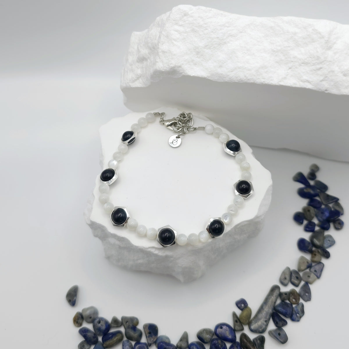 Blue-Black Tigers Eye & Conch Shell Beaded Bracelet [For Dispelling Fear]