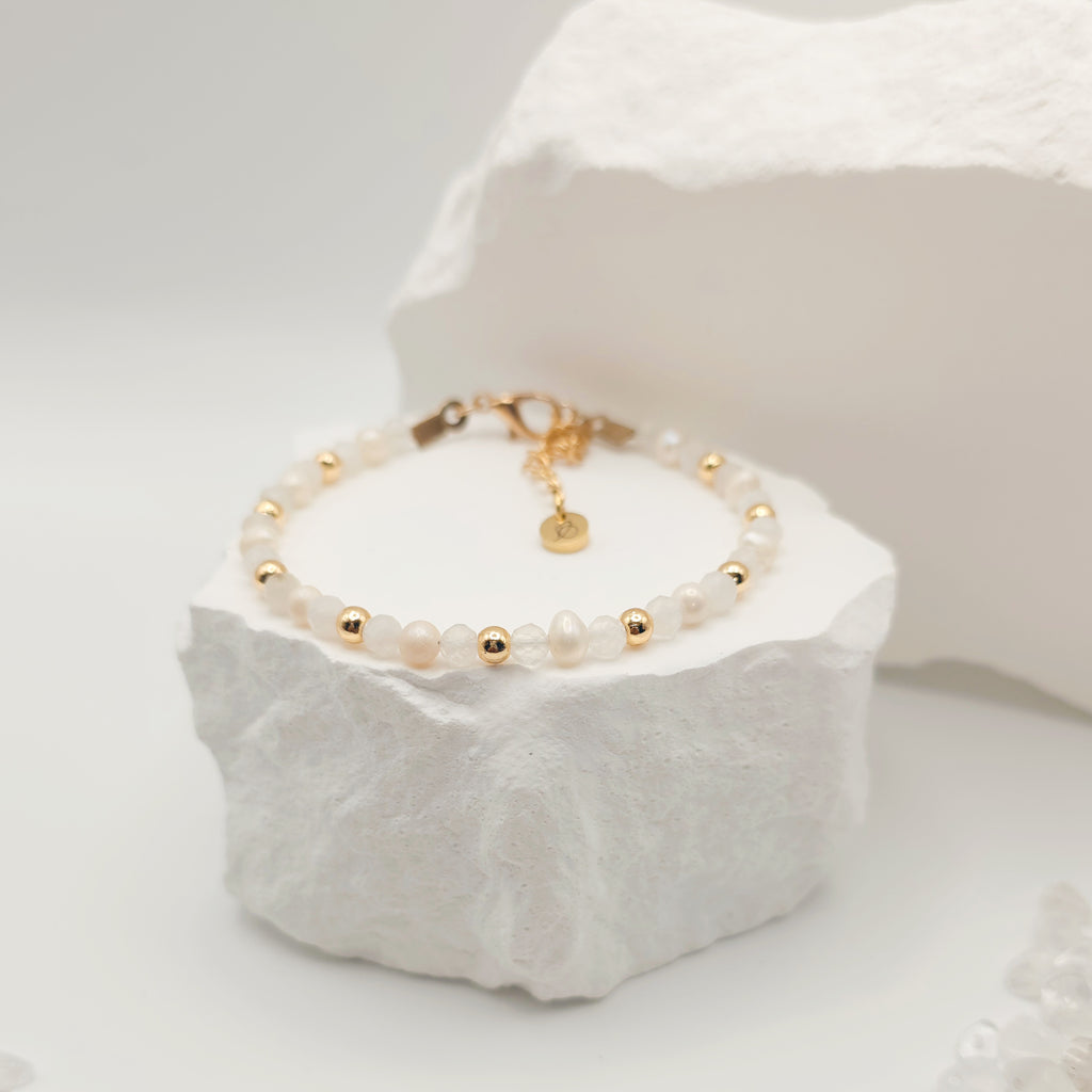 Freshwater Pearl and Moonstone Bracelet [For Emotional Healing]