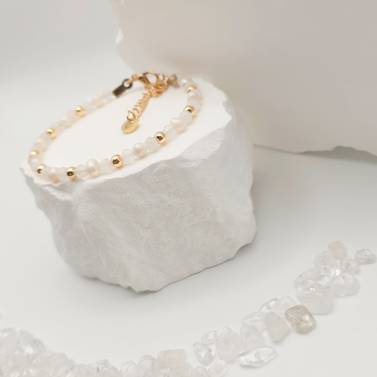 Freshwater Pearl and Moonstone Bracelet [For Emotional Healing]